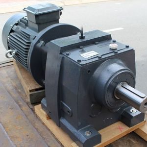 Motor giảm tốc tải nặng chân đế