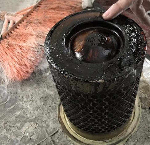 Thay nhớt máy nén khí Mini