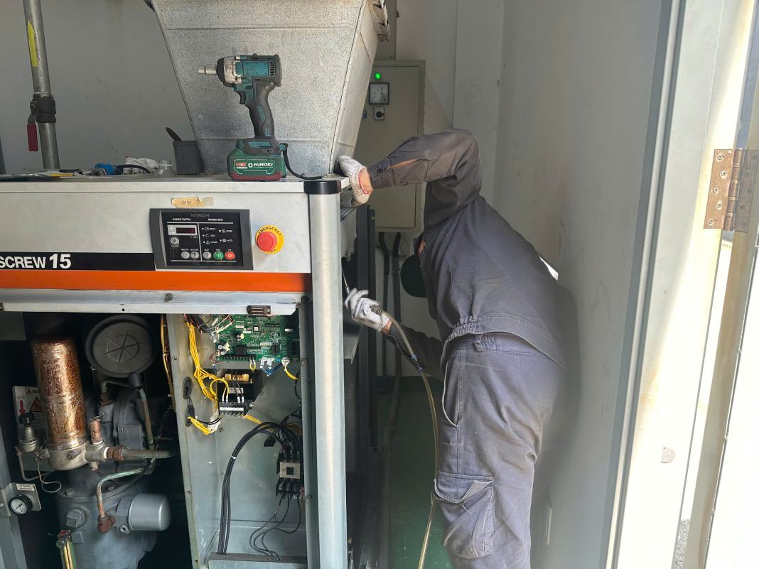 Bảo dưỡng máy nén khí Hitachi