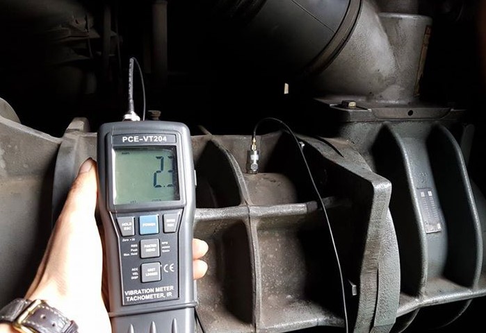 đo điểm rụng động vòng vi máy nén khí