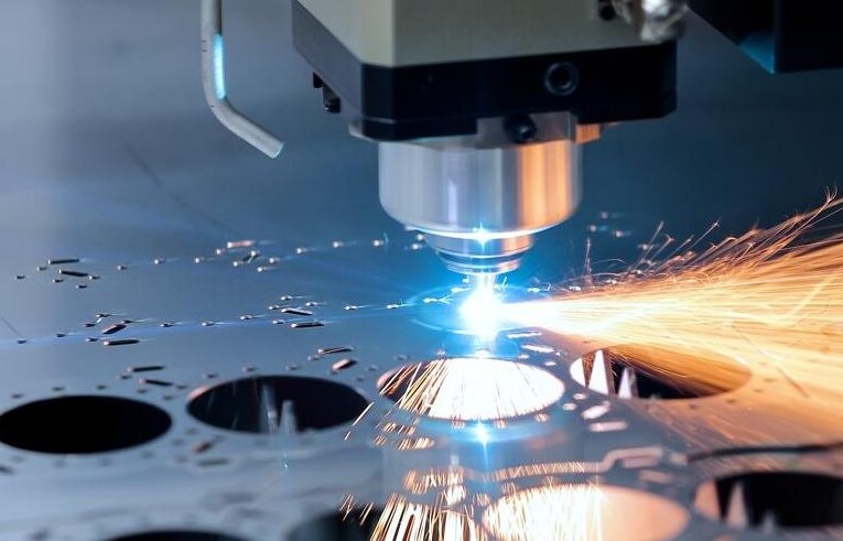 Giải pháp khí nén cho các ứng dụng gia công kim loại và luyện kim